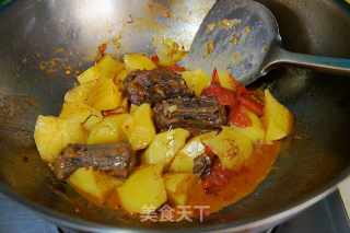 Stewed Potatoes with Oxtail Bones recipe