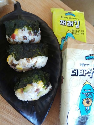 Seaweed Pork Floss Rice Ball recipe