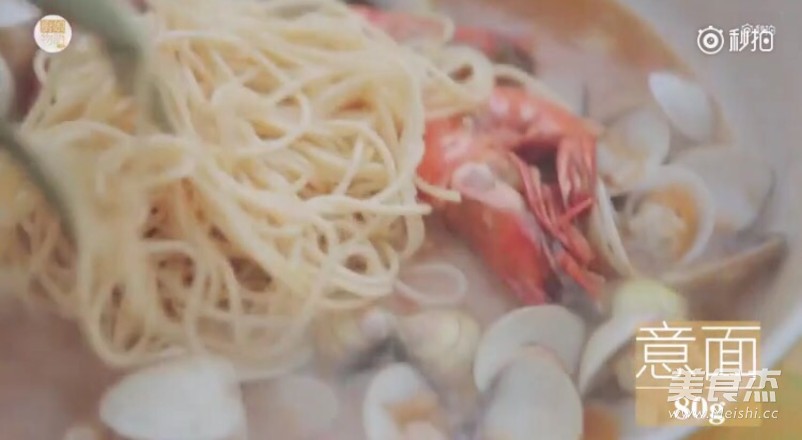 Shrimp and Clam Spaghetti recipe