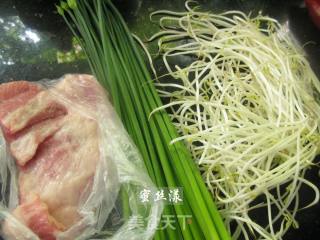 Stir-fried Pork Neck with Leek and Silver Buds recipe