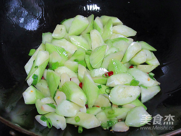 Loofah Stewed Tofu recipe