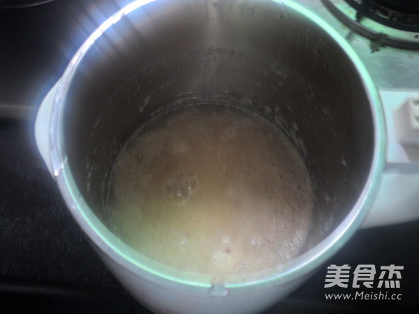 White Fungus, Lotus Seed and Red Date Soup recipe