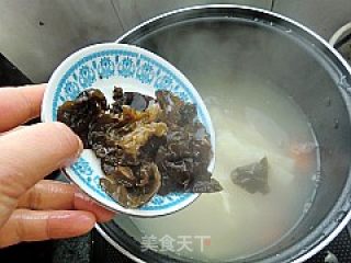 White Pepper Pork Belly Soup recipe
