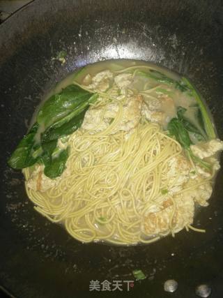 Spinach and Egg Noodles recipe