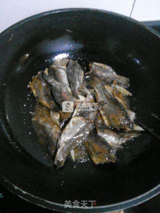 Stir-fried Small Dried Fish with Green and Red Pepper recipe