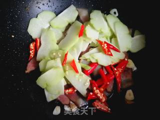 Chayote Stir-fried Bacon recipe