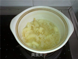 Medicinal Diet-stewed White Fungus with Sydney Pear recipe