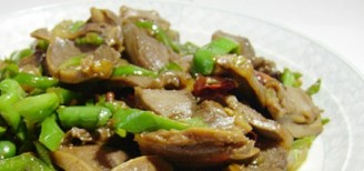 Stir-fried Green Pepper with Duck Gizzards recipe