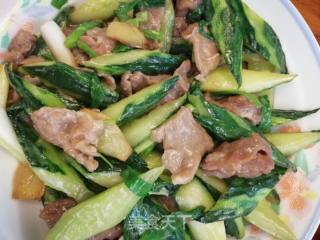 Stir-fried Cucumber with Beef Tendon recipe