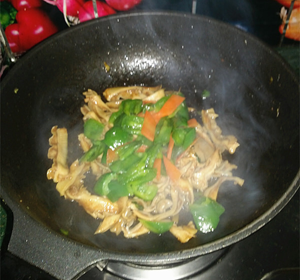 Stir-fried Belly Slices with Green Pepper recipe