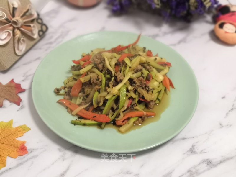 Stir-fried Zucchini with Minced Meat and Dried Vegetables recipe