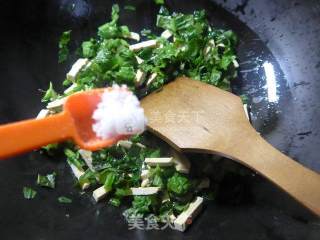 Stir-fried Dried Tofu with Lettuce Leaves recipe