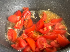 A Must-have Vegetarian Dish in Summer, Stir-fried White Mushrooms with Tomatoes and Eggs recipe