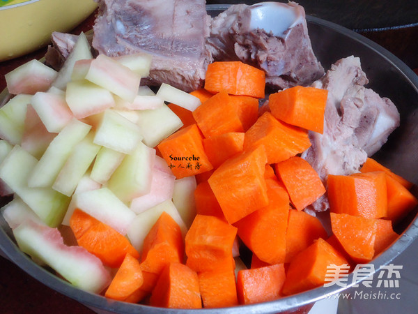 Watermelon Skin Bone Soup recipe