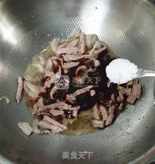 Stir-fried Cauliflower with Tiger Skin Egg and Pork Slices recipe