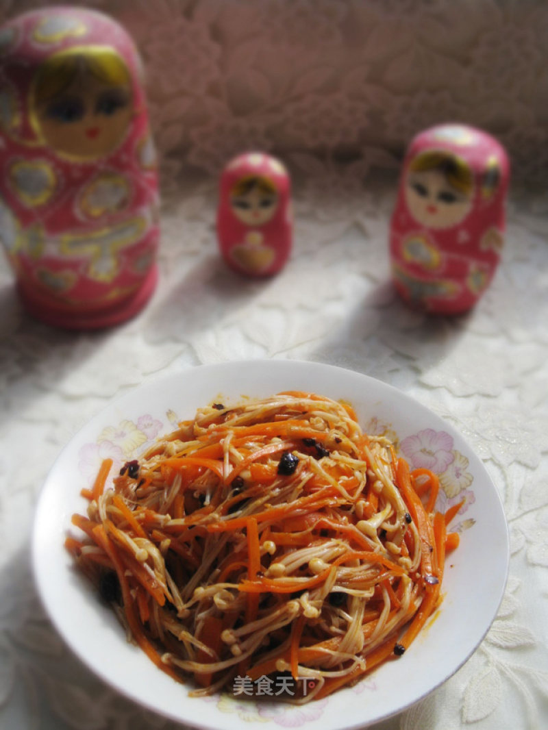 Carrots Mixed with Enoki Mushrooms recipe