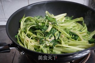 Stir-fried Macaroni with Shredded Fermented Bean Curd recipe