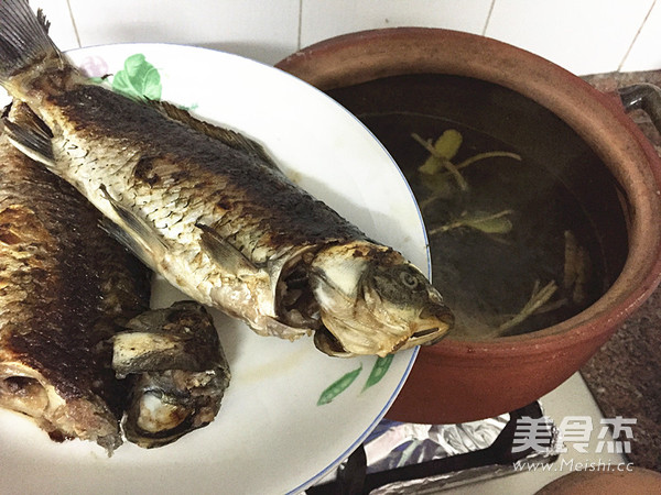 Astragalus Codonopsis and Crucian Carp Soup recipe