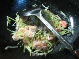 Fried Shrimp with Leek Sprouts recipe