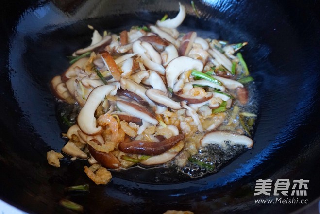 Braised Rice with Sea Rice and Shiitake Mushrooms recipe
