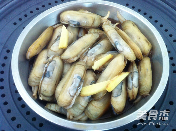 Steamed Razor Clams recipe