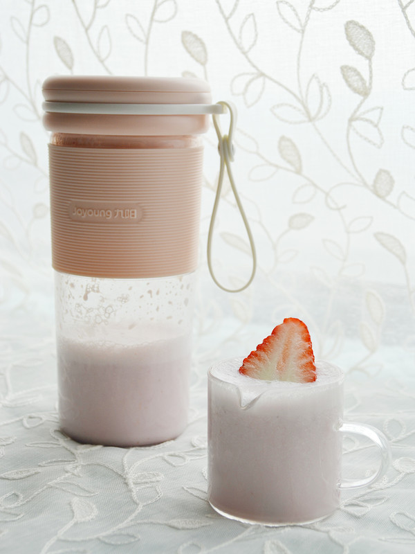 Strawberry Milkshake recipe