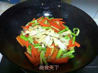 Stir-fried Tofu with Carrots and Celery recipe