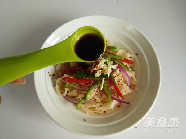 Simple Shaanxi Oil Splashed Noodles recipe