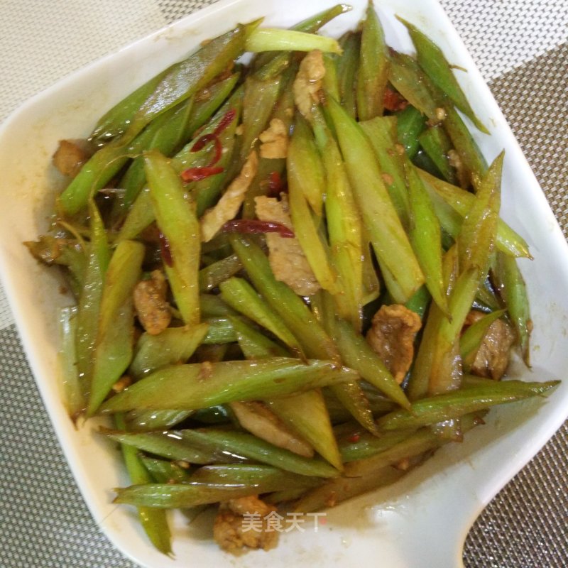 Celery Stir-fried Pork recipe