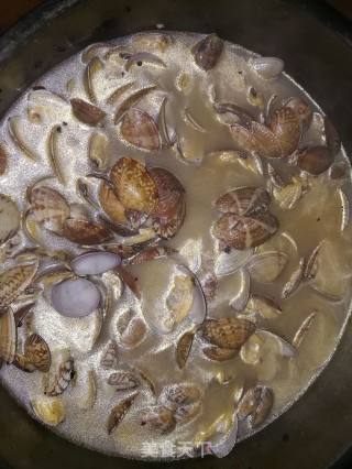 Sea Vegetable Noodles with Clams recipe