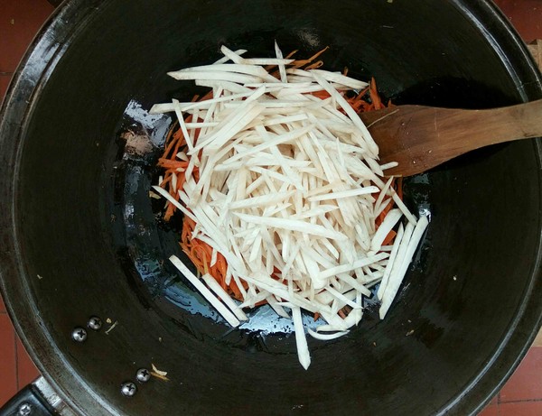 Serving Dishes-fried Three Shreds of Peppers and Shallots recipe