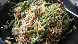 Steamed Noodles with Beans recipe