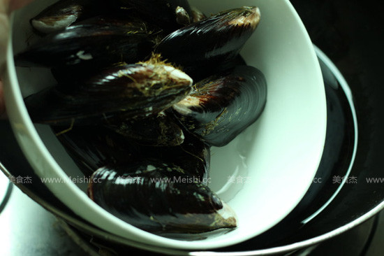 Garlic Mussel King recipe