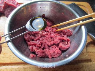 Stir-fried Shredded Beef with Coriander recipe