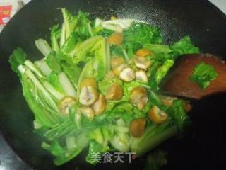 Stir-fried Chestnuts with Hang Cabbage recipe