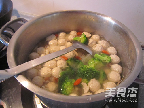 Bamboo Fungus Chicken Breast Meatball Soup recipe