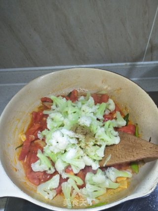 Stir-fried Cauliflower with Tomatoes recipe