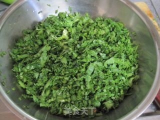 Garland Chrysanthemum Dumplings recipe