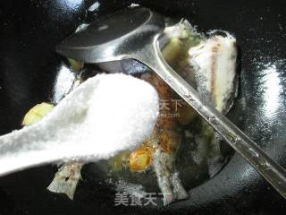 Black Pomfret with Soy Sauce recipe