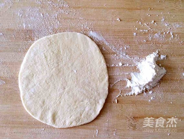 Milk-flavored Radish Shredded Pork Buns recipe