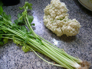 Stir-fried Cauliflower with Celery and Dried Pork recipe