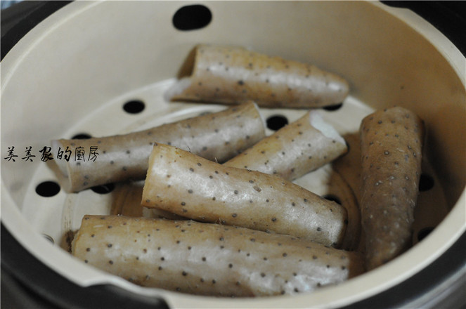 Dragon Fruit Towel Roll recipe