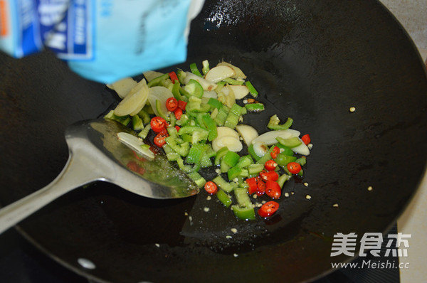 Spicy Stir-fried Flower Jia recipe