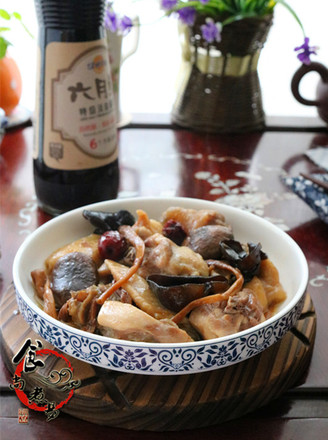 Steamed Chicken with Wormwood Fungus recipe