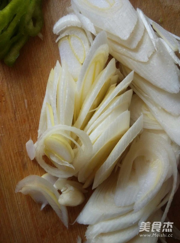 Scallion Mixed with Shrimp Skin recipe