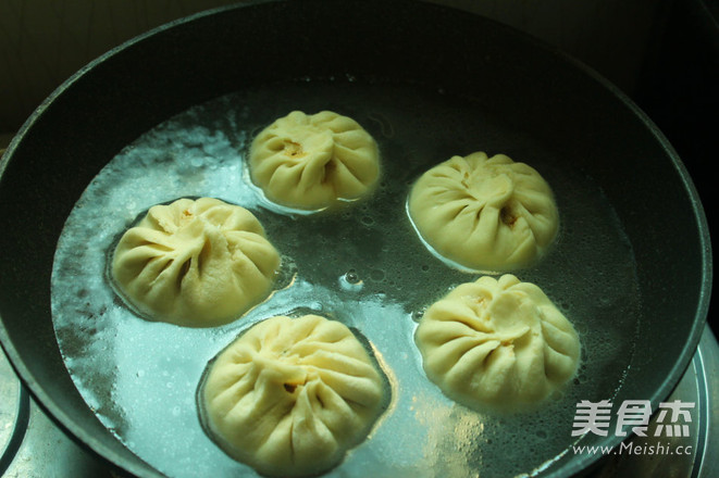 Fujian Water Fried Buns recipe