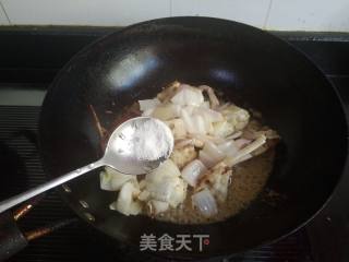 Fried Portunus Crab with Onions recipe