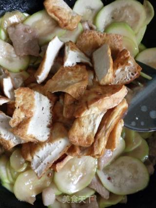 Stir-fried Vegetable Gourd with Meat recipe