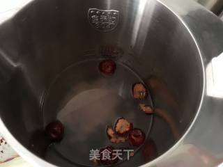 #trust之美#black Rice Apricot Slices and Red Date Paste recipe