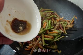 Fried Bracken with Dried Shrimp recipe